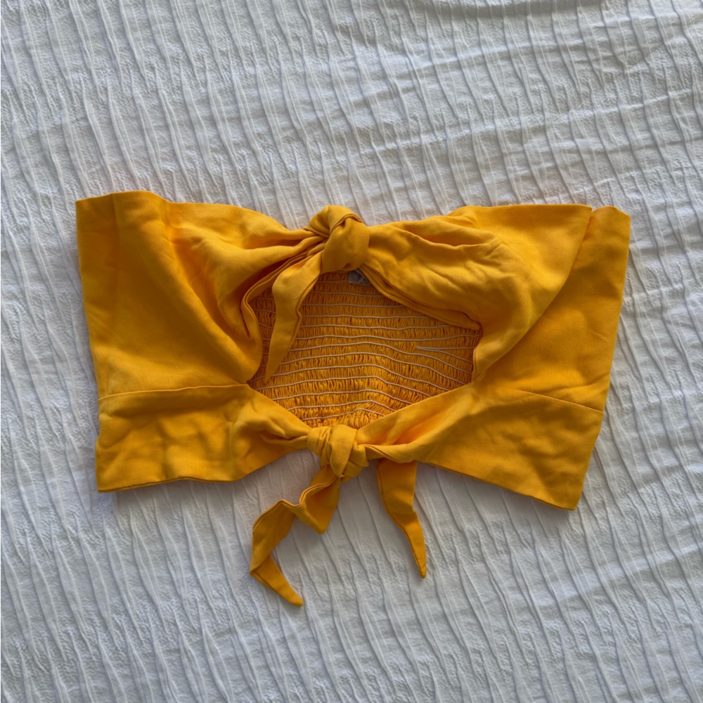 Indah Lipa crop top